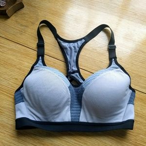 Victoria's Secret sports bra 32c